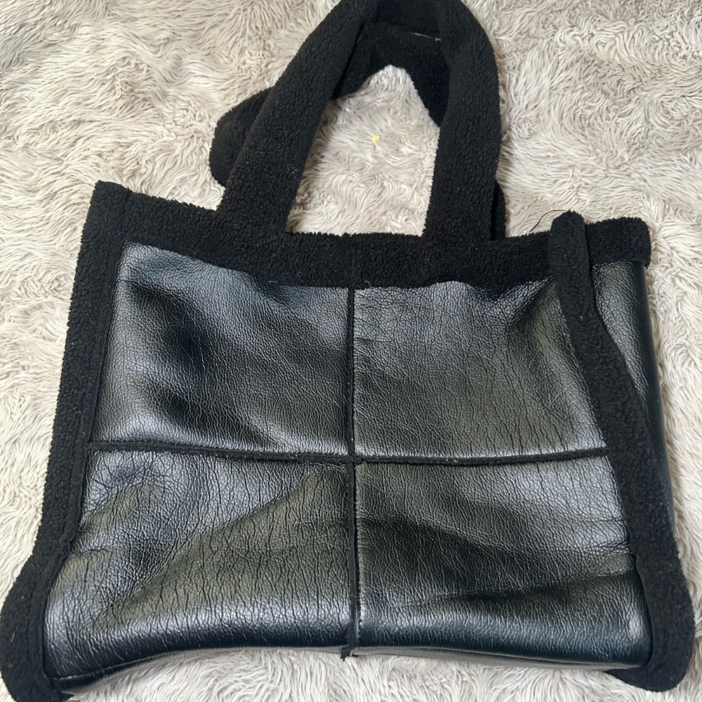 Black shoulder bag